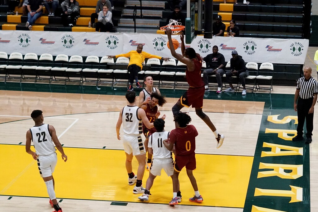 Lethal Dunk from Center Dennis Evans!