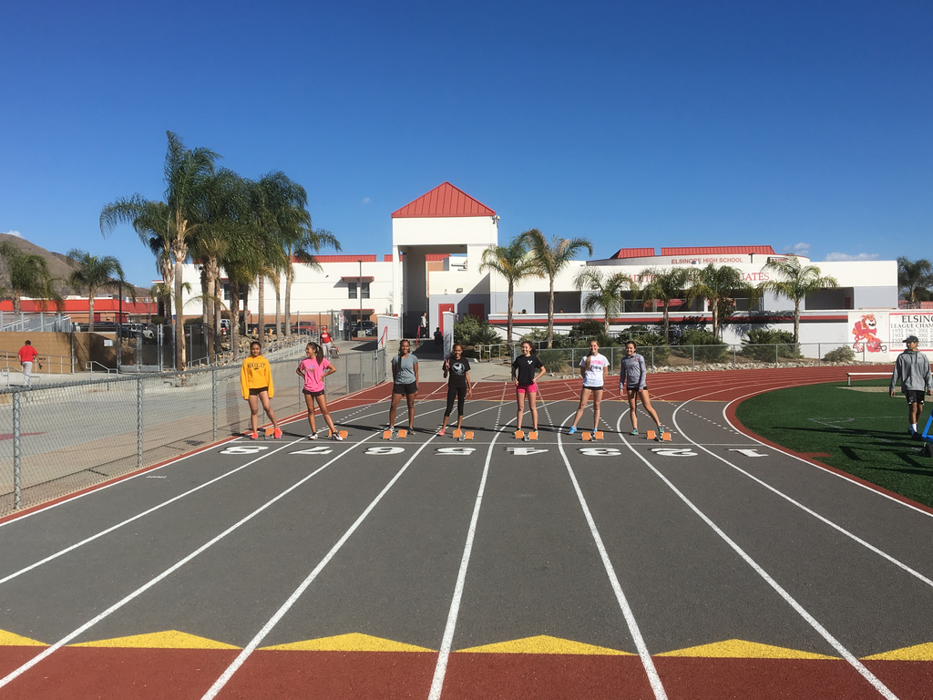 Lady hurdlers getting ready to go