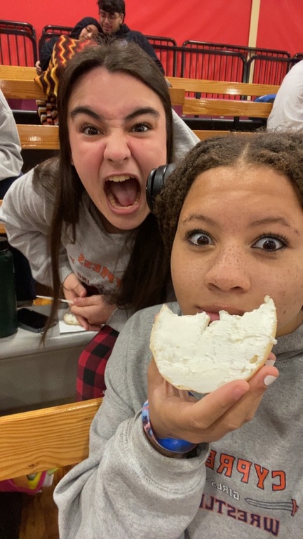 Mater dei 
W bagels