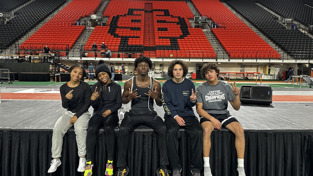 Here is our Thursday  meet schedule for the Simplot games. Reminder that it is being lived streamed through Runnerspace.com!! 

Thursday schedule:

5:30- 60 meter hurdles
Jordehn Gammage Heat 4

6:20- 60 meter hurdles 
Cayden Panariello Heat 8

