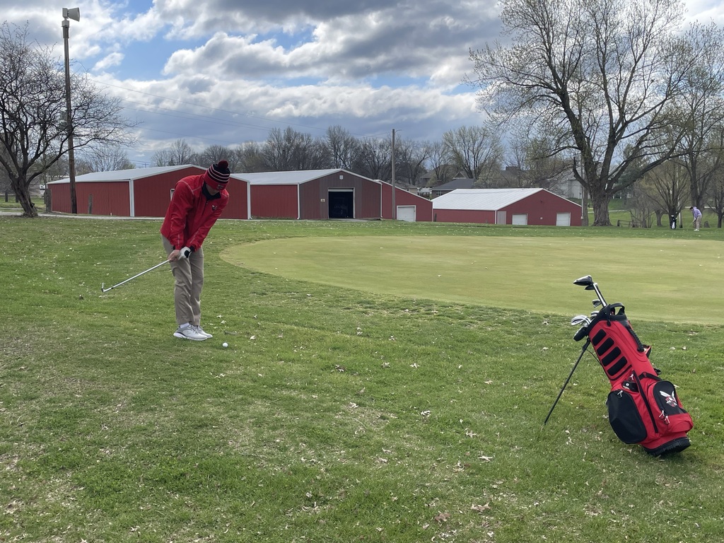 Grant Leamer playing his third shot at the par-4 ninth hole at Veterans Memorial Golf Course in Cameron. Leamer went on to make his par.