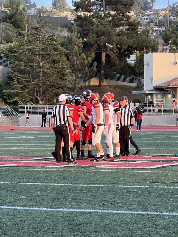 Captains out… kickoff is coming in 2 minutes