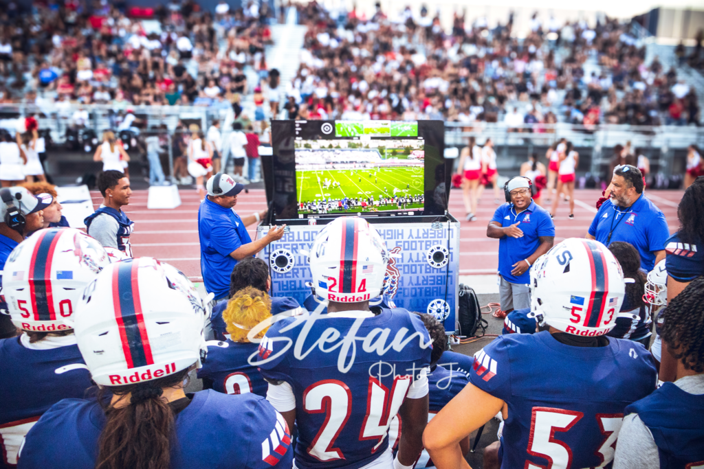 Bts | In-Game Adjustments | Varsity 🏈📸
by Stefan Jasic