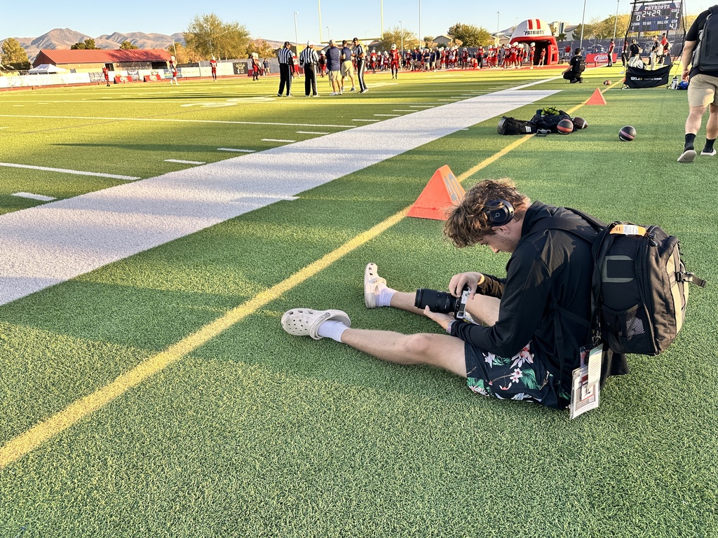 Photographers on deck
Varsity football
