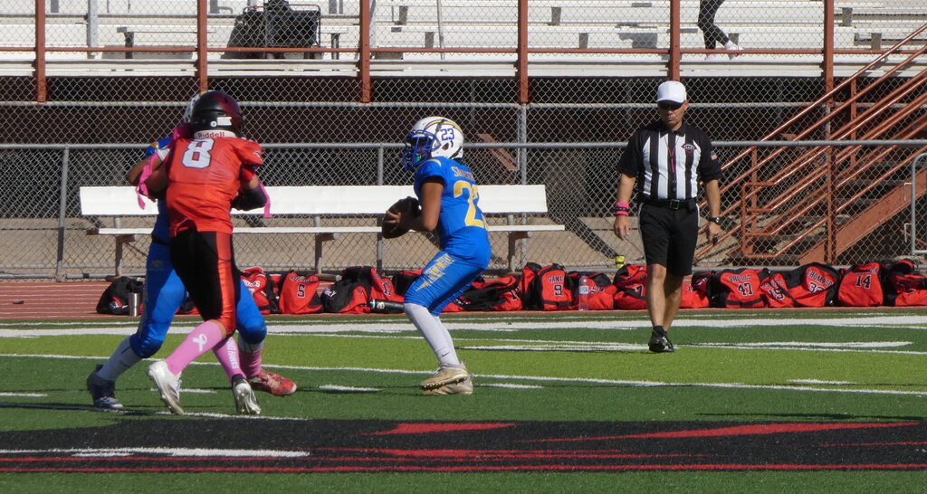 QB Trystan in pocket