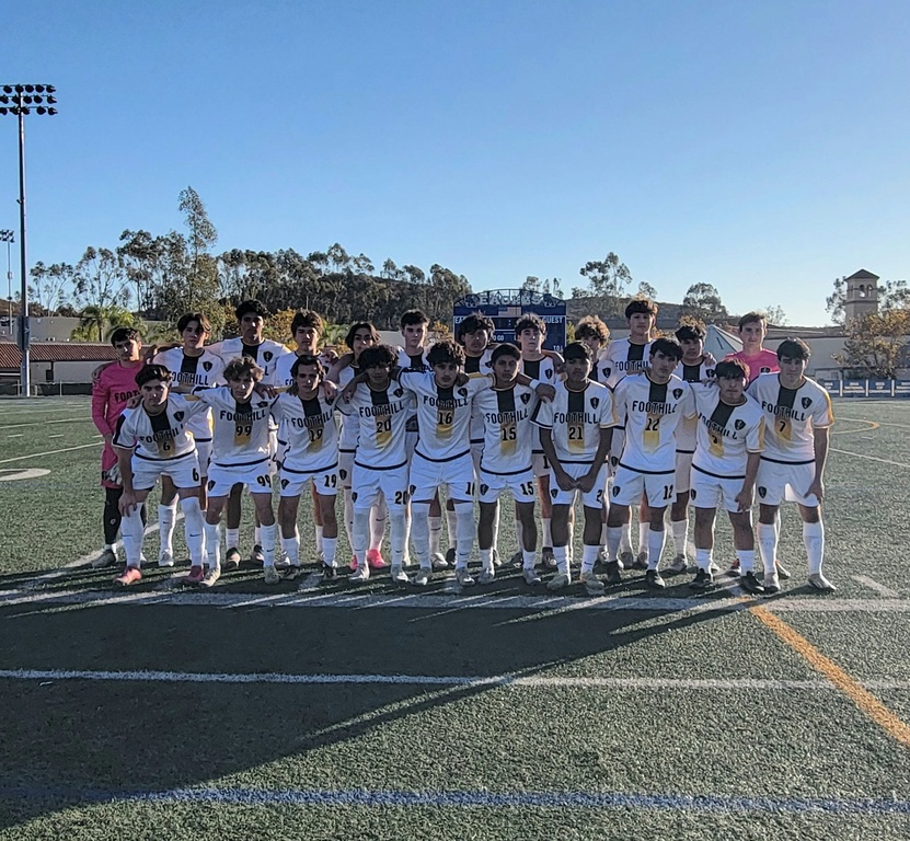 Team Photo before the scrimmage tonight