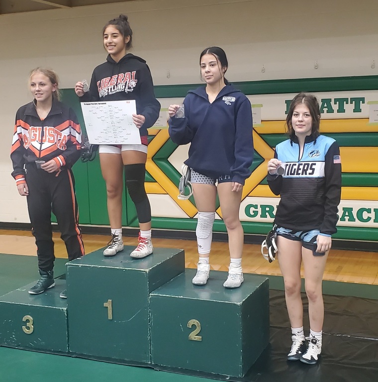 Congratulations to Lee'ua for placing 4th at the Pratt Tournament!