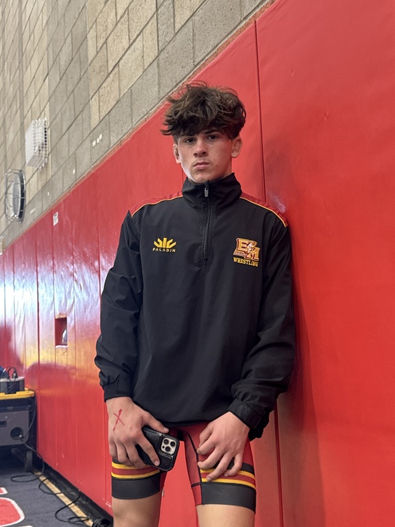 DeMoss starts the Vanguards off with a tech 
Sam gets his first varsity win with a PIN 📌 
Joseph gets the pin in the first period! 📌 
#chooseELMO