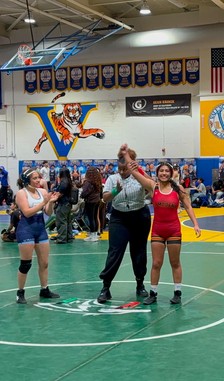 Bri punches her ticket to the consolation finals!