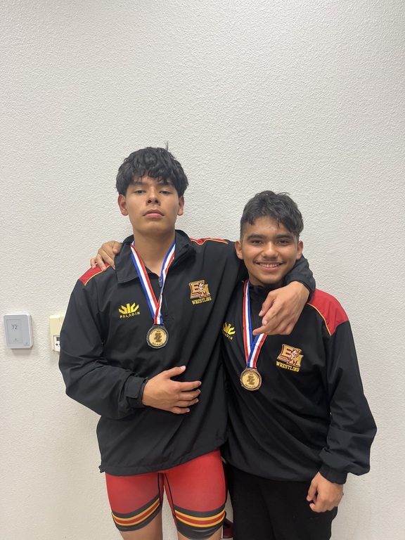 Kobe (left) wrestles a tough match to take second and Suazo (right) makes a comeback to take third.