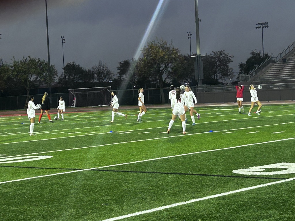 Just 5 min to start the match and it started misting. Let’s go Lions