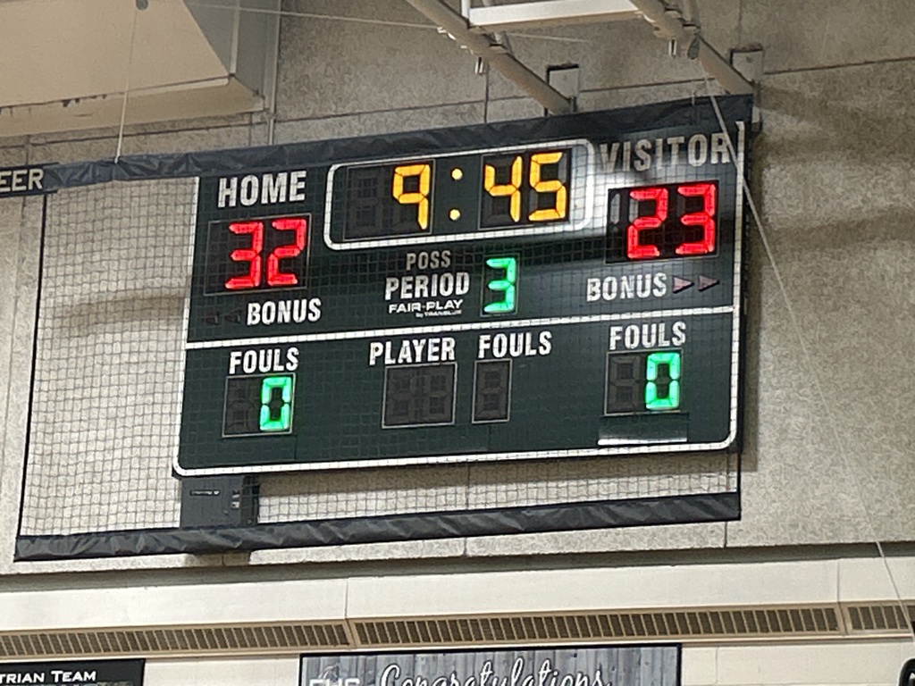 Freeland with a late 3 to go up 32-23 at half.