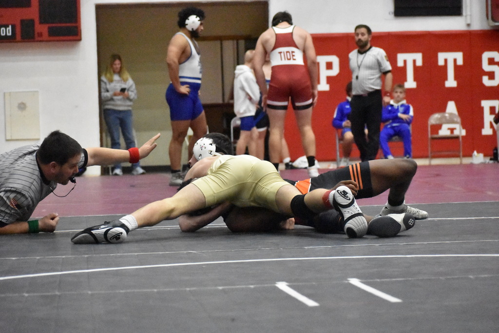 Scores from Case Flynn Duals 12/7 (Milton):
Rocco D 133 wins by F over Milton.
Josiah W. (127) vs. Milton lost 6-1 by pin.
Kade P. (121) VS. Milton wins by pin.
Willmont Kai 114 wins by F over Milton 2-9.
Mason N 107 wins by F over Milton 12-0.
Bayn