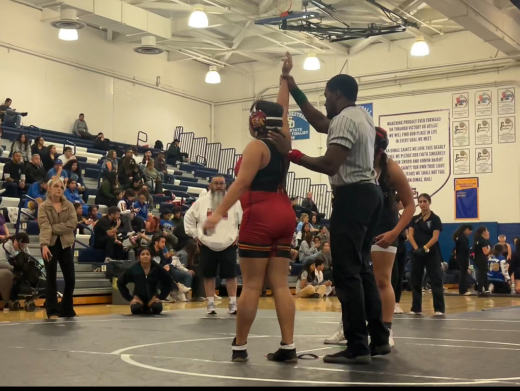 Audrey continues at 2-0