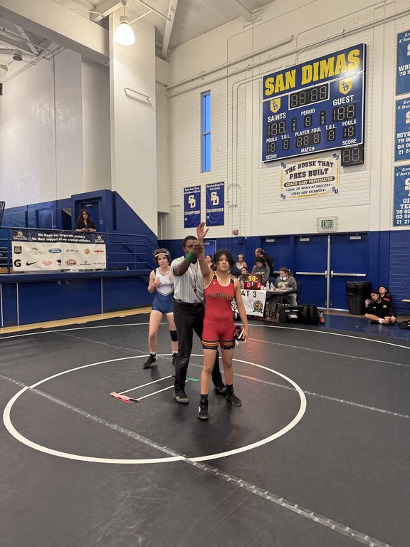 Liz goes 4-0 with 4 pins to win 1st place at 115!