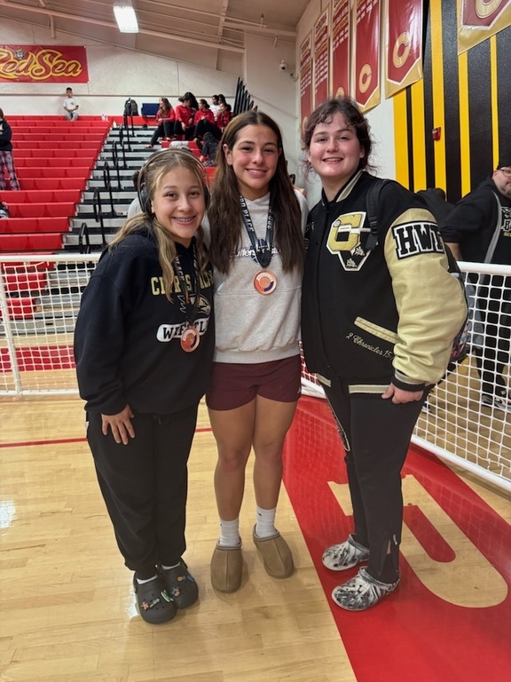 Day 2 @ Queen of the Hill. Genesis medalist at 7th place, Gia medalist at 3rd place, and Hailey finished top 12.  Team finished 24th place out of 110 high schools!