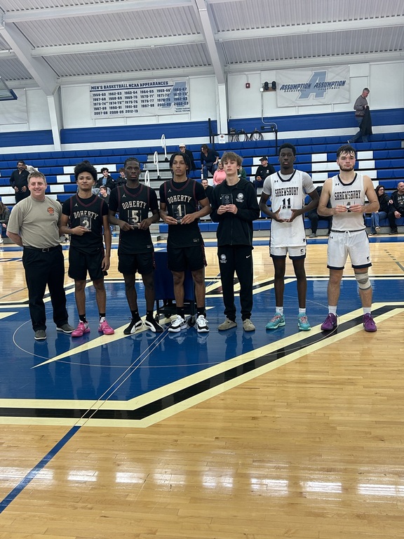 Congratulations to Sophomore guard Hunter Berry on being selected to the Laska Yuletide Invitational All-Tournament team!