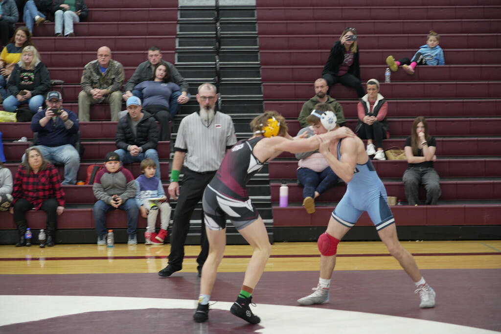 Levi controlling his opponent