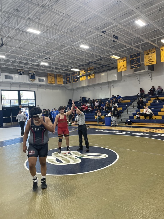 Gabe gets a pin over paramount in the cons bracket!! 📌
