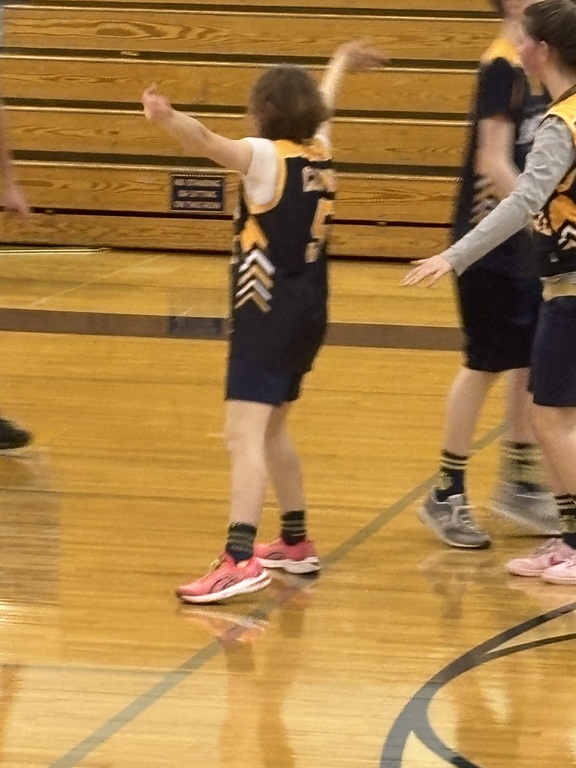 Eilee is loving this! She’s got her defense on!