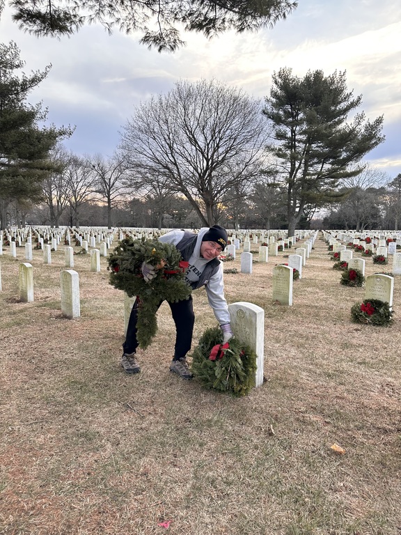 LTC Lahood helping the effort 💪🏼🇺🇸