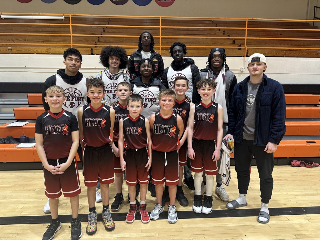Went to the Uniontown vs Fort Scott 5th grade game this past Sunday to show the kids some support and cheer them on. These boys come out and root for our guys so we thought we would return the favor!!! We had to make it competitive and split our team up, 