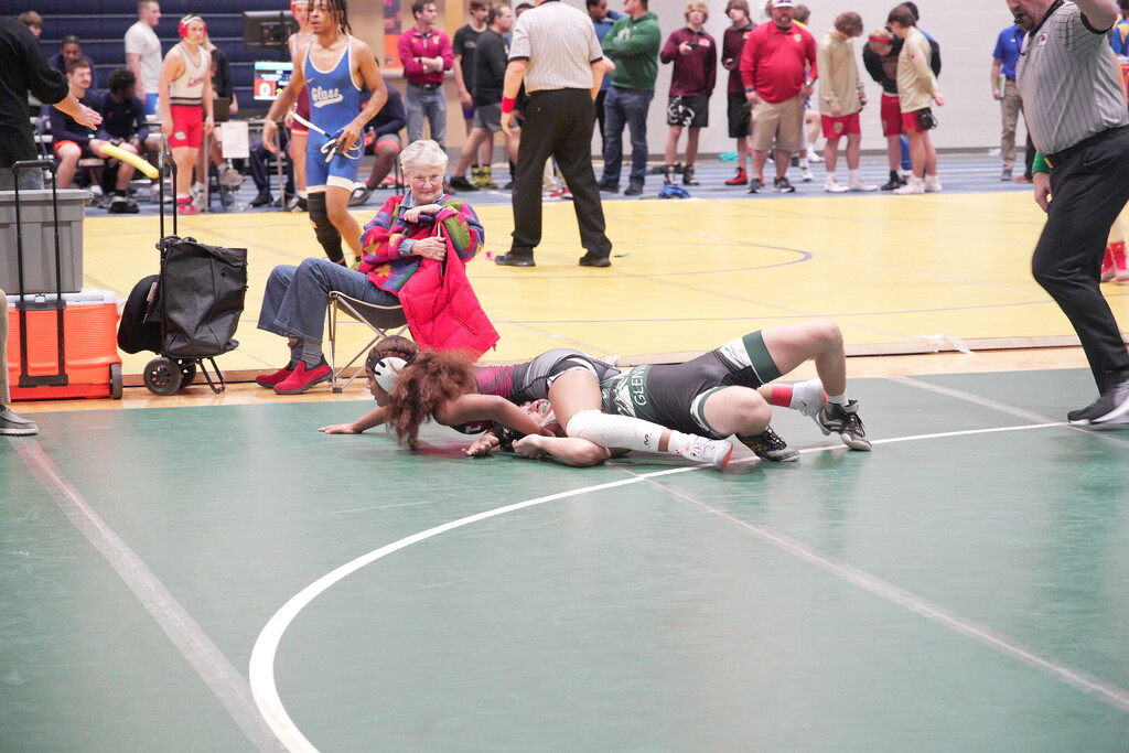 Saryah looking for a pin