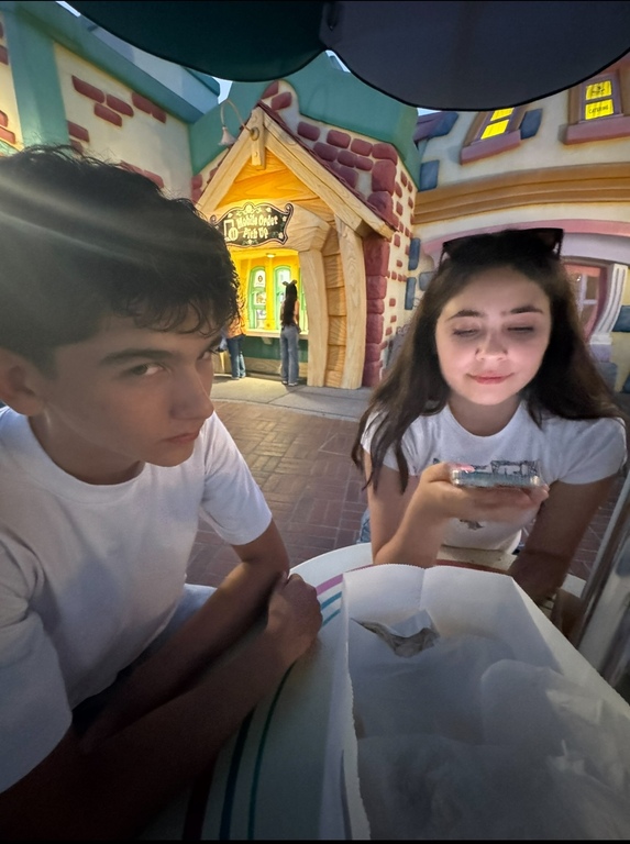 Nick and Sofi during our Disney Leadership trip! 🐭 ❤️
