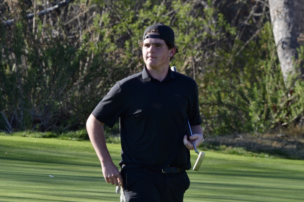 In the first match of the season, the JSerra Boys JV Gold golf team
triumphed over St. Margaret's by a score of 207-237.  Led by medalist
Louie Curran, who posted an impressive 3 over par, 39, the team's
success was bolstered by a number of players shooti