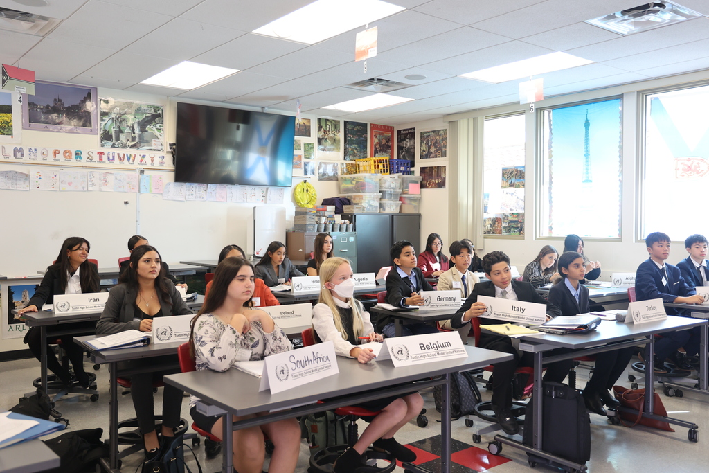 thsmun middle school delegates!