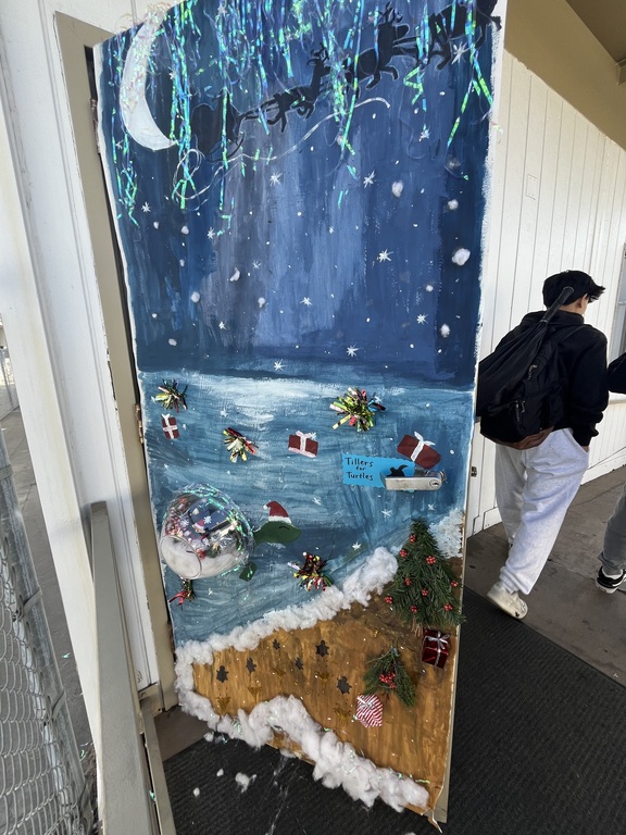 tb to when tillers for turtles decorated servins door for christmas!!