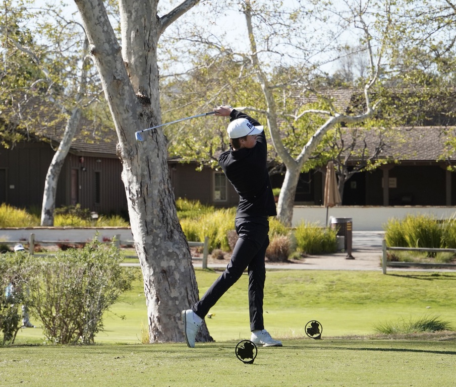 Gianni with his opening round tee shot.