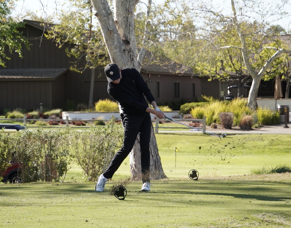 Gavin with his opening round tee shot.