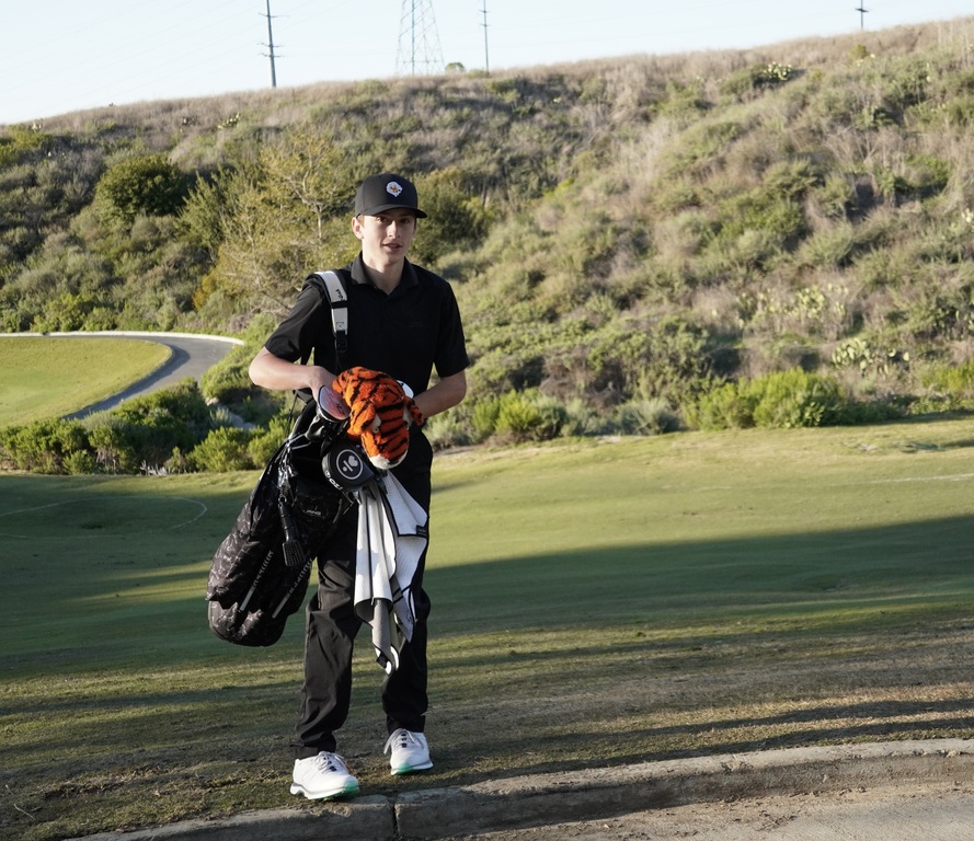 Jase making his way to the green of hole 6.
