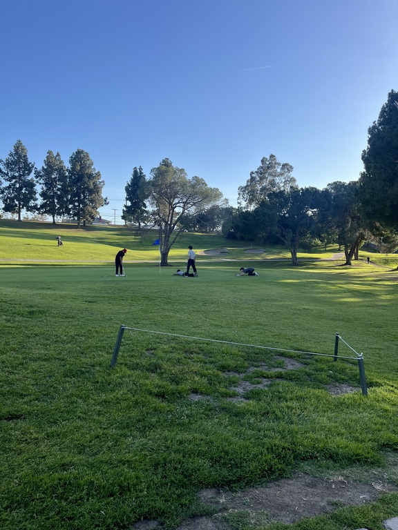 SF AND LS having a good time on the course! ⛳️🤩