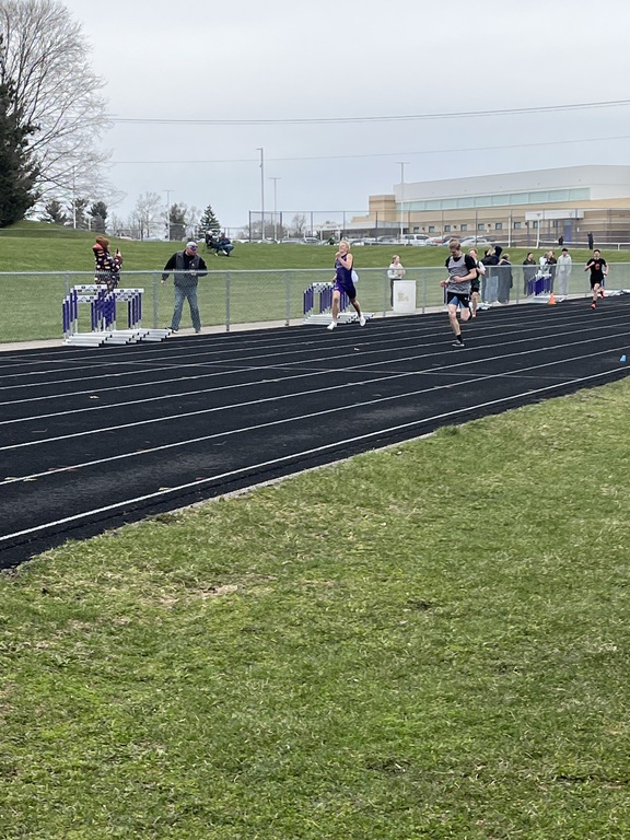 Connell running the final stretch of the 400 go glads!!!!