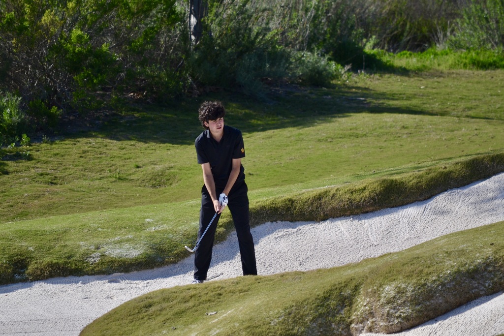 Gavin is hitting out of the bunker