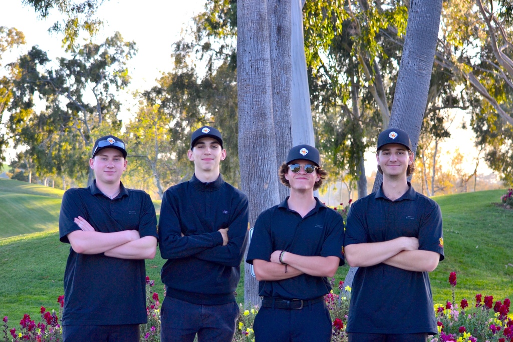 Tom and I wanted to give a quick shout-out to the Seniors on the JV Gold team this year!  Congratulations on what is to come!! 
From left to right: Colton Wilhelm, Grayson Sinek, Jacob Benson, and Ryan Kolson