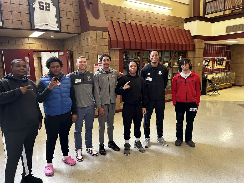 Thank you to Coach Spooner of Alma College for stopping by to speak with our class of 2026 student-athletes.