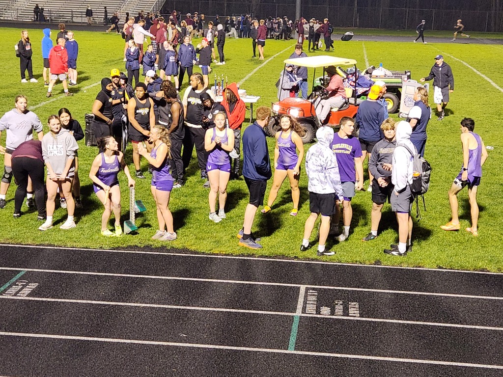 Throwers 4x100m relay about to go off.