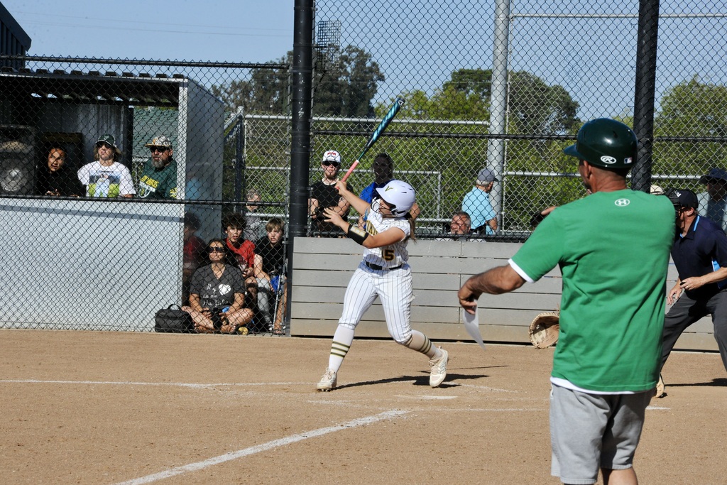THE ONE  PLAYER THAT STOOD OUT THE MOST IN PLAYOFF # 3  FOR THE VIKINGS . NIAYLI CALVO # 15 VANDEN SOFTBALL " MUSCLE PRINCESS ", PONDEROSA SHOWED LOTS OF RESPECT 3 INTENTIONAL WALKS, HOME RUN ,& DEFEND PLAYS LIKE NO TOMORROW & THE TEAM HAD THEIR OWN DEFEN