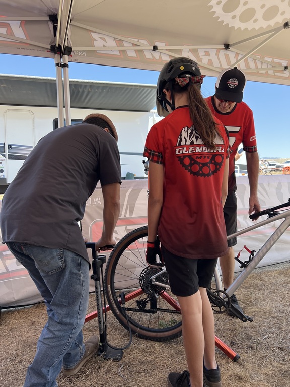 Maintaining our bikes is crucial for safety during practices and races. A big thank you to our coaches for showing us how it’s done!