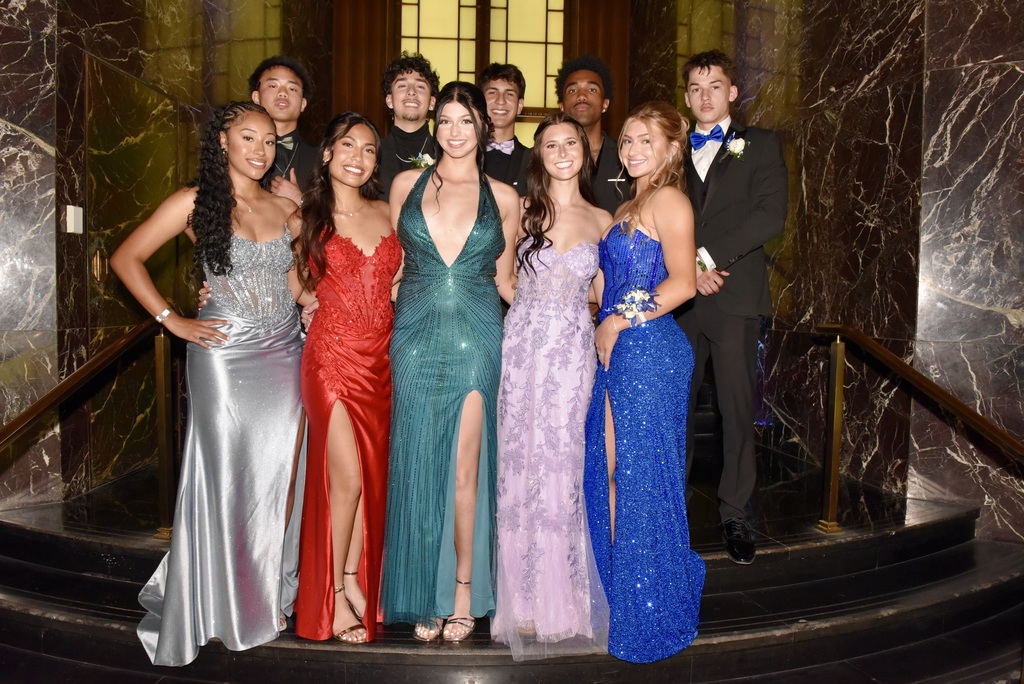 VANDEN SOFTBALL TEAM  GOES MASQUERADE PROM BEAUTIFUL & ELGANT, I'AM SO PROUD OF ALL OF YOU. PAPA JOE