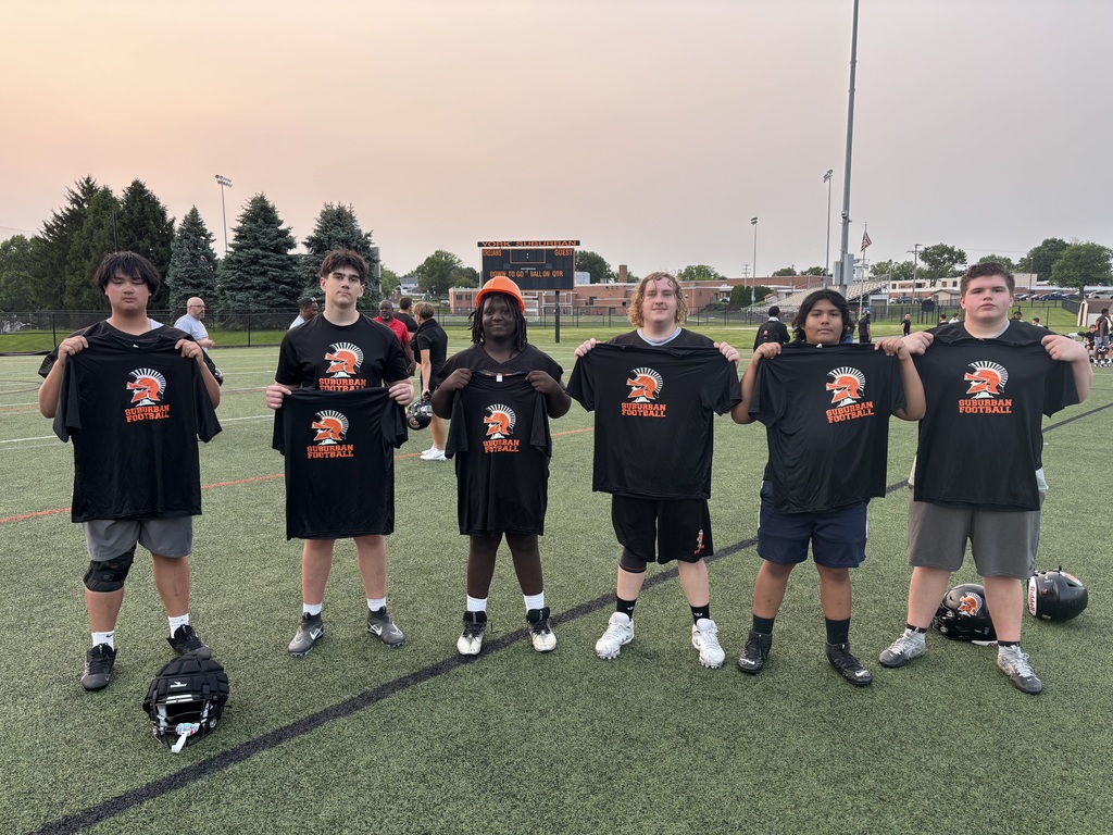 Big shoutout to our first round of hard hat winners! This group killed it in the weight room over the winter & summer, much improvement and big numbers. They also stayed after to get extra coaching. Congrats to Eson, Max, Xavier, Jesse, Luciano, Devin, & 