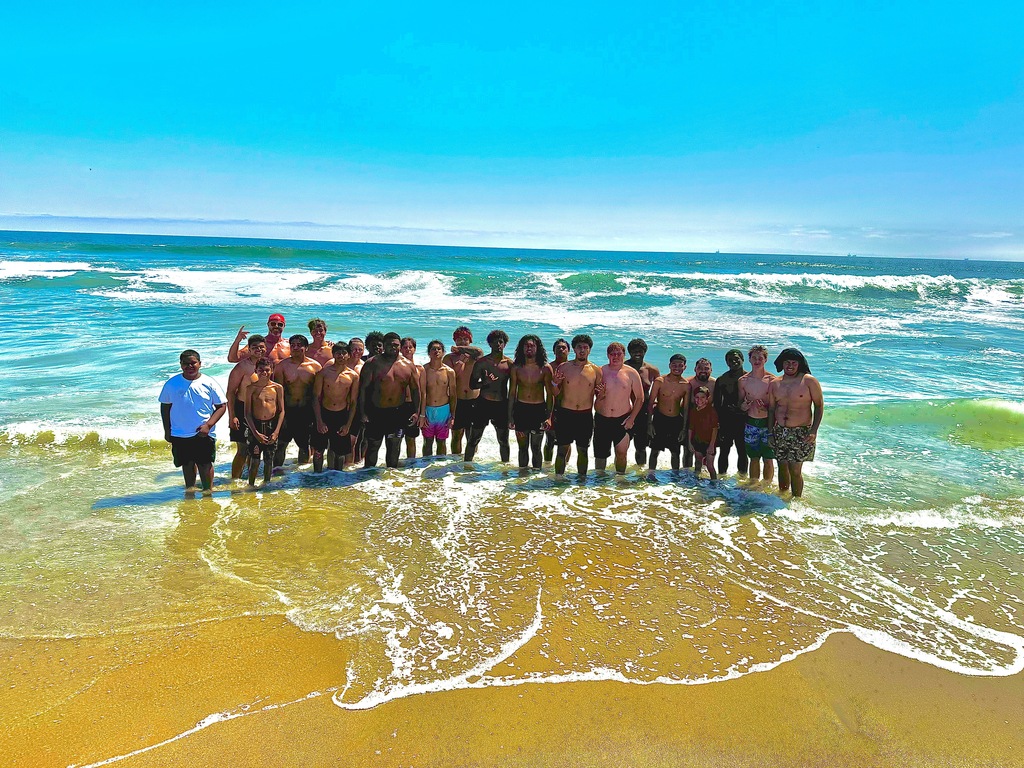 The boys had a team bonding day at the beach yesterday following a morning practice. #TustinFootball #TuffTown