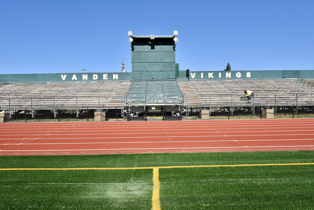 BREAKING NEWS AGAIN . NOW YOU SEE IT . VANDEN VIKINGS SIGN  8 / 4 / 2025