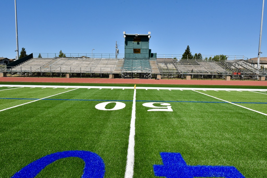 BREAKING NEWS  AND NOW YOU DON'T , STADIUM SIGN IS GONE . THEY ARE REPAIRING THE WOOD ON THE STADIUM SO IT ALL MATCHES.