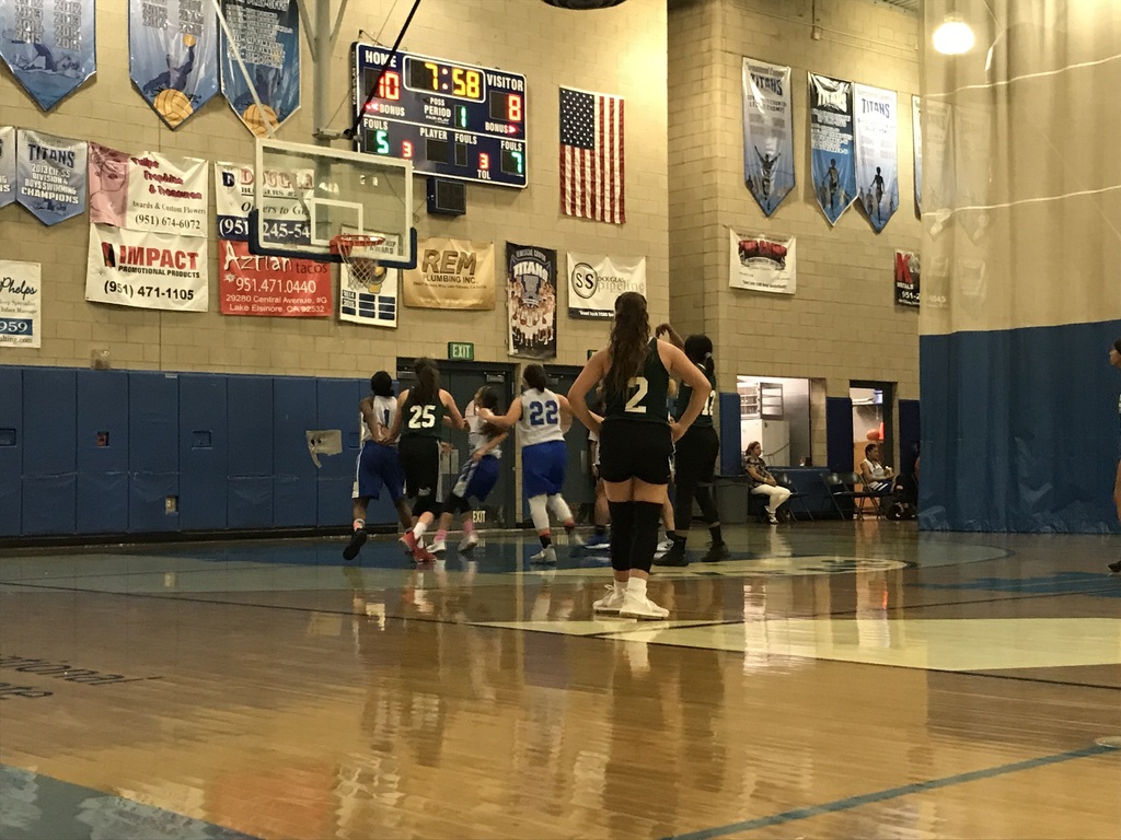 Mesa 10 - Tem Cyn 10
7:57 remaining in 1st half.