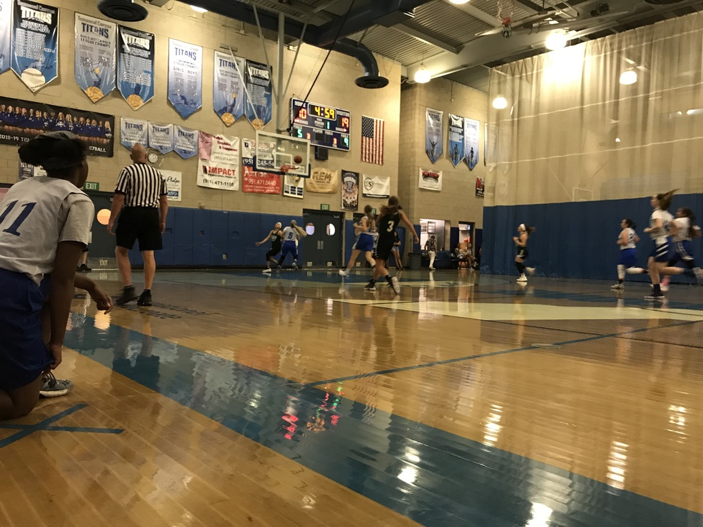 Mesa 19 - Tem Cyn 10
5 mins left in 1st half.