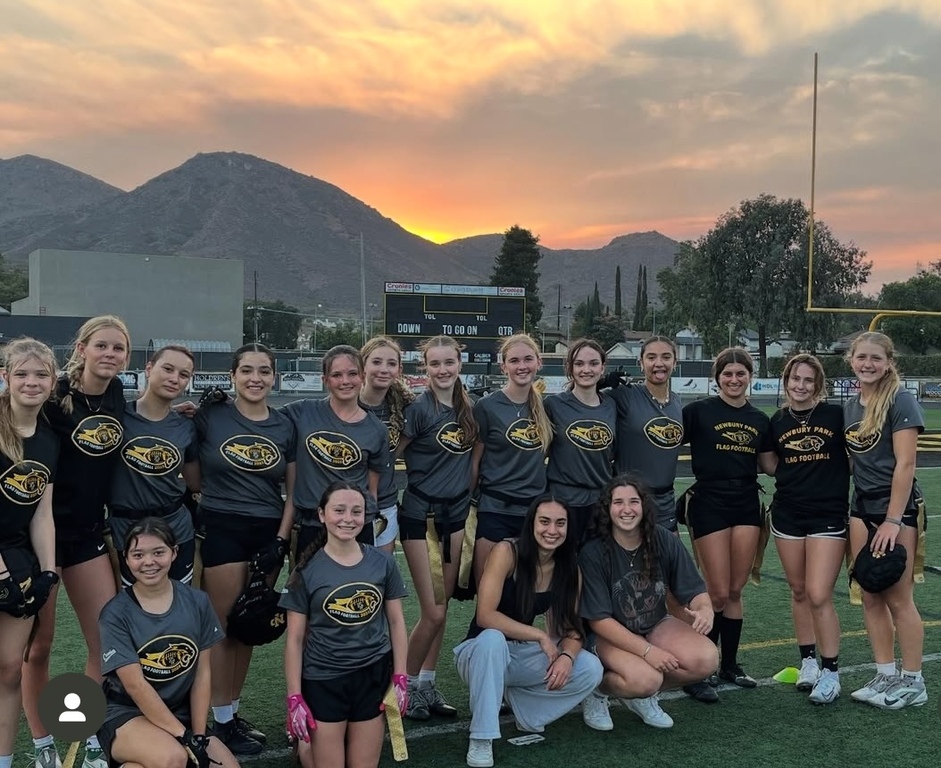 Pic from Coach Sakuma’s Instagram 
Varsity team with 2 of our graduated alumni stopping by.